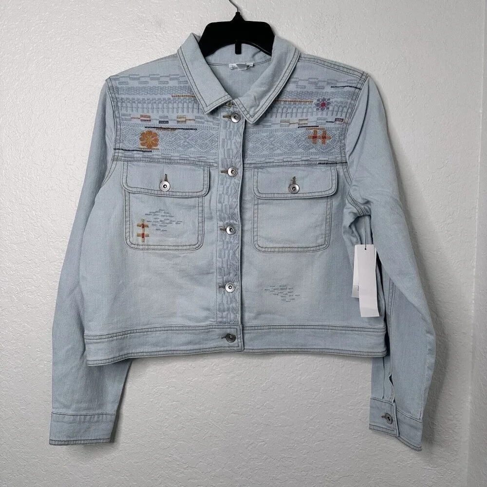 TRIBAL EMBROIDERED SIZE M WOMENS‎ DENIM JACKET